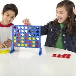 Hasbro Gaming 4 Op 'n Rij - Franstalig Bordspel 9 Hasbro Gaming 4 Op 'n Rij - Franstalig Bordspel -kinderspellen Winkel 550x289 2