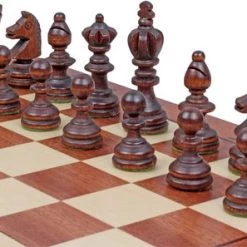 Chess The Game - Klassiek Schaakspel - Middelgroot Klassiek Houten Schaakbord Met Schaakstukken 13 Chess The Game - Klassiek Schaakspel - Middelgroot Klassiek Houten Schaakbord Met Schaakstukken -kinderspellen Winkel 550x297