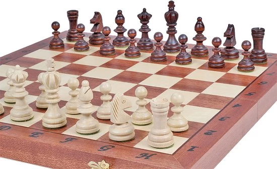 Chess The Game - Klassiek Schaakspel - Middelgroot Klassiek Houten Schaakbord Met Schaakstukken 1 Chess The Game - Klassiek Schaakspel - Middelgroot Klassiek Houten Schaakbord Met Schaakstukken