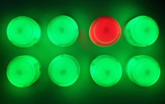 QuizXpress - Octobuzzy Draadloos Quiz Buzzer Systeem Met 8 Drukknoppen - Oplaadbaar 5 QuizXpress - Octobuzzy Draadloos Quiz Buzzer Systeem Met 8 Drukknoppen - Oplaadbaar - Afbeelding 5