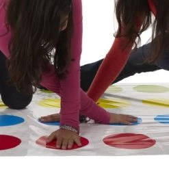Hasbro Gaming Twister - Actiespel 16 Hasbro Gaming Twister - Actiespel -kinderspellen Winkel 550x347
