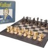 Usaopoly Fallout Chess Set BORDSPELLEN