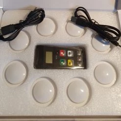 QuizXpress - Octobuzzy Draadloos Quiz Buzzer Systeem Met 8 Drukknoppen - Oplaadbaar 15 QuizXpress - Octobuzzy Draadloos Quiz Buzzer Systeem Met 8 Drukknoppen - Oplaadbaar -kinderspellen Winkel 550x411 4