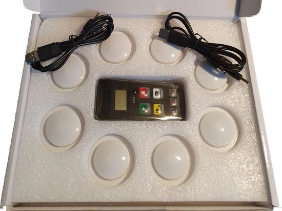 QuizXpress - Octobuzzy Draadloos Quiz Buzzer Systeem Met 8 Drukknoppen - Oplaadbaar 8 QuizXpress - Octobuzzy Draadloos Quiz Buzzer Systeem Met 8 Drukknoppen - Oplaadbaar - Afbeelding 8