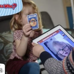 Cartamundi Wie Is Het Kaartspel (Guess Who) -kinderspellen Winkel 550x412 20