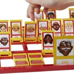 Hasbro Spellenbundel - 2 Stuks - Wie Is Het & Monopoly Junior -kinderspellen Winkel 550x519 2