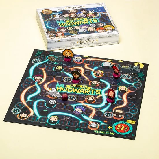 Paladone Harry Potter Back To Hogwarts Bordspel - Met Dobbelsteen 2 Paladone Harry Potter Back To Hogwarts Bordspel - Met Dobbelsteen - Afbeelding 2