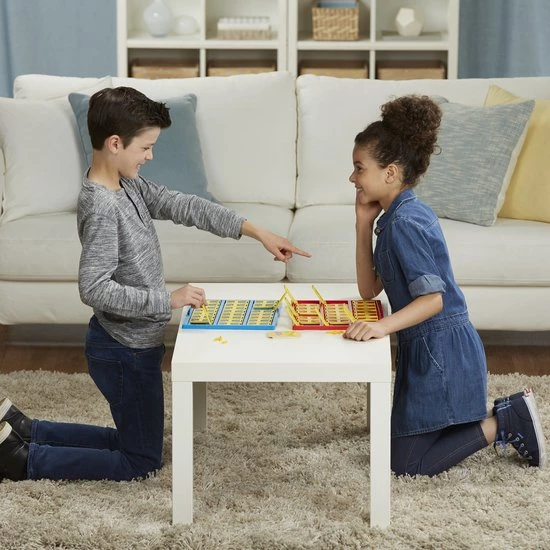 Hasbro Gaming Wie Is Het - Bordspel (Franstalig) 8 Hasbro Gaming Wie Is Het - Bordspel (Franstalig) - Afbeelding 8